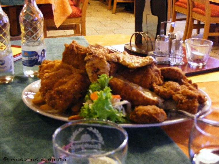 A tál egy másik szögbõl