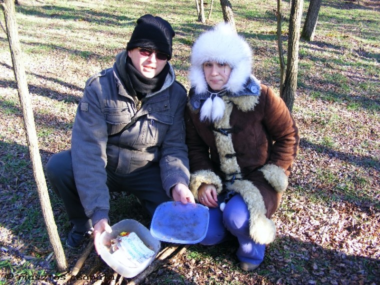 Vezénylõk az elsõ ládájukkal